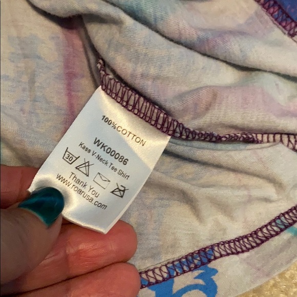 Roar tshirt. Size m - Picture 4 of 11